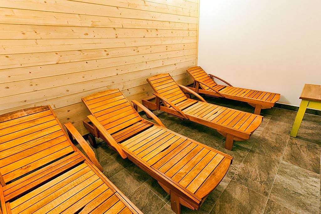Aparthotel Madr Modrava Exterior photo